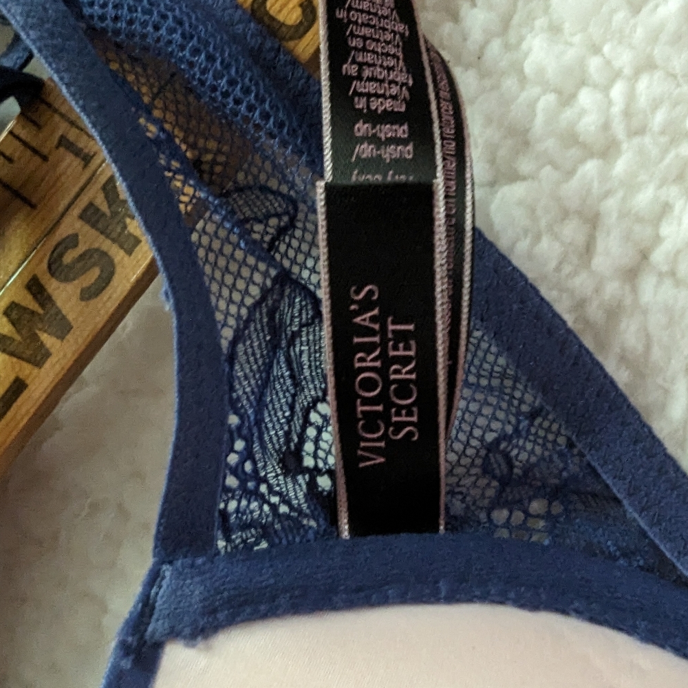 Victoria secret very sexy push up front closure blue with lace 32B - Picture 4 of 8